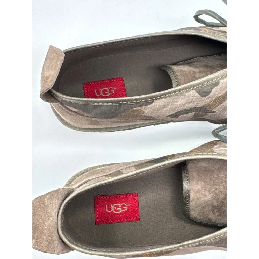 UGG **new without